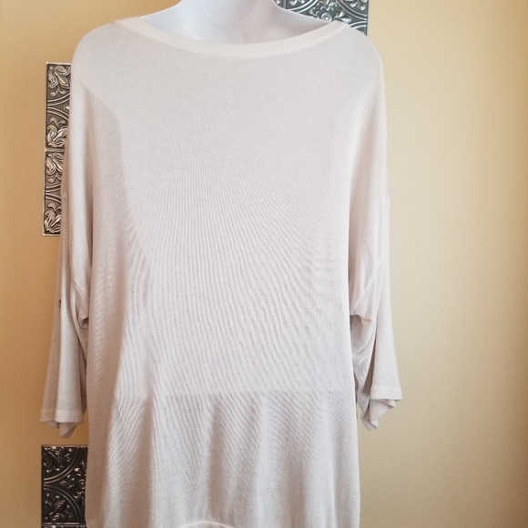 Made In Italy Beautiful 100%Viscose Lace Top XL - Picture 2 of 8